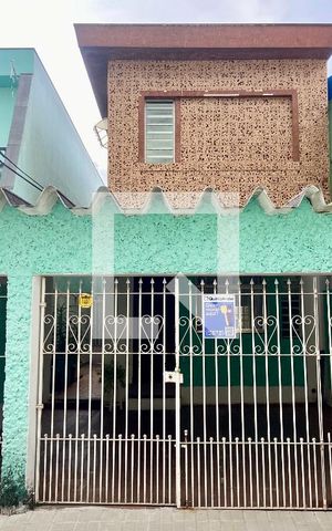 Casa à venda com 250m², 3 quartos e 2 vagasFachada
