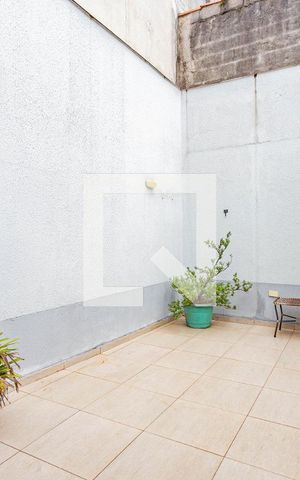 Casa à venda com 120m², 2 quartos e 2 vagas Casa à venda com 120m², 2 quartos e 2 vagasQuintal