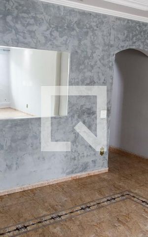 Casa para alugar com 260m², 3 quartos e 2 vagas Casa para alugar com 260m², 3 quartos e 2 vagassala