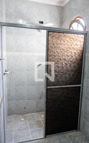 Casa para alugar com 260m², 3 quartos e 2 vagas Casa para alugar com 260m², 3 quartos e 2 vagasBanheiro da Suíte 3