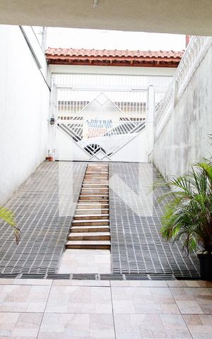Casa para alugar com 260m², 3 quartos e 2 vagas Casa para alugar com 260m², 3 quartos e 2 vagasGaragem
