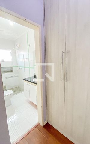 Casa à venda com 212m², 3 quartos e 2 vagasSuite