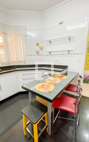 Casa à venda com 212m², 3 quartos e 2 vagasCozinha