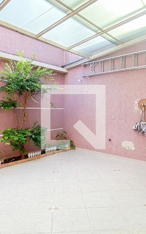 Casa à venda com 212m², 3 quartos e 2 vagasVaranda - Quintal