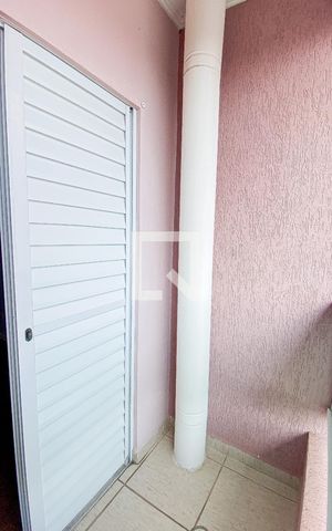 Casa à venda com 212m², 3 quartos e 2 vagasSuite Varanda