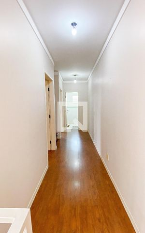Casa à venda com 212m², 3 quartos e 2 vagasCorredor