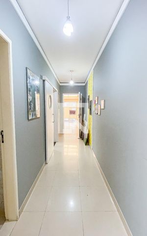 Casa à venda com 212m², 3 quartos e 2 vagasCorredor
