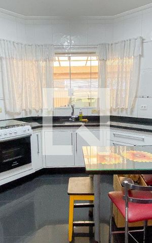 Casa à venda com 212m², 3 quartos e 2 vagasCozinha