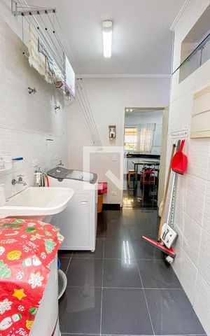 Casa à venda com 212m², 3 quartos e 2 vagasÁrea de Serviço