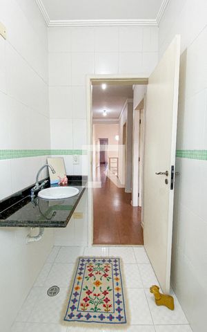Casa à venda com 212m², 3 quartos e 2 vagasBanheiro