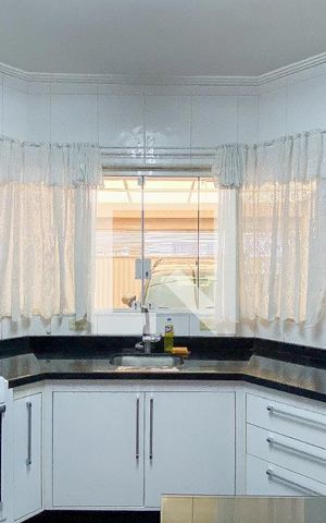 Casa à venda com 212m², 3 quartos e 2 vagasCozinha