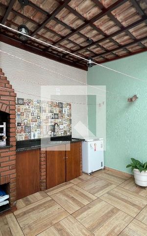 Casa à venda com 100m², 3 quartos e 1 vaga Casa à venda com 100m², 3 quartos e 1 vagaChurrasqueira