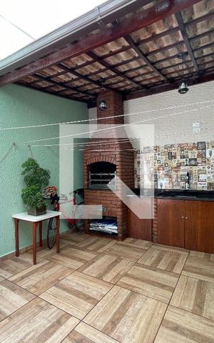 Casa à venda com 100m², 3 quartos e 1 vaga Casa à venda com 100m², 3 quartos e 1 vagaChurrasqueira