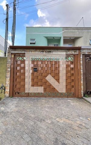 Casa à venda com 100m², 3 quartos e 1 vaga Casa à venda com 100m², 3 quartos e 1 vagaFachada
