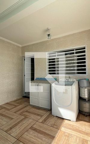 Casa à venda com 100m², 3 quartos e 1 vaga Casa à venda com 100m², 3 quartos e 1 vagaÁrea de Serviço