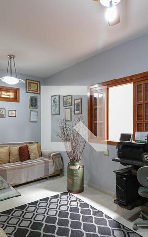 Casa de condomínio à venda com 450m², 5 quartos e 4 vagas Casa de condomínio à venda com 450m², 5 quartos e 4 vagasQuarto 3