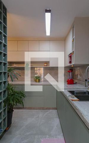 Casa de condomínio à venda com 450m², 5 quartos e 4 vagas Casa de condomínio à venda com 450m², 5 quartos e 4 vagasCozinha
