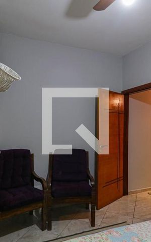 Casa de condomínio à venda com 450m², 5 quartos e 4 vagas Casa de condomínio à venda com 450m², 5 quartos e 4 vagasQuarto