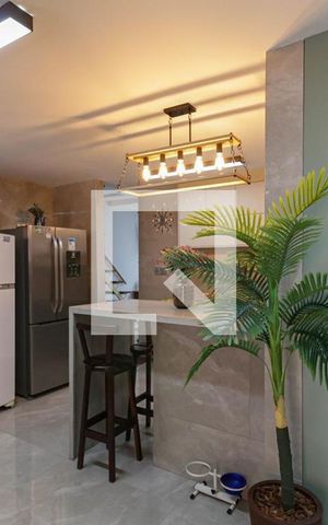 Casa de condomínio à venda com 450m², 5 quartos e 4 vagas Casa de condomínio à venda com 450m², 5 quartos e 4 vagasCozinha