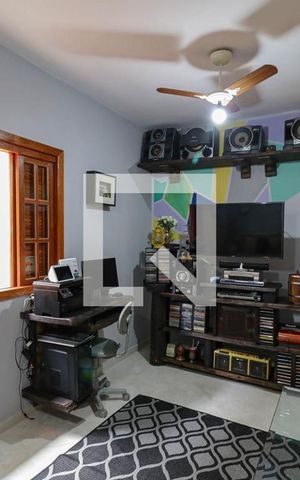 Casa de condomínio à venda com 450m², 5 quartos e 4 vagas Casa de condomínio à venda com 450m², 5 quartos e 4 vagasQuarto 3