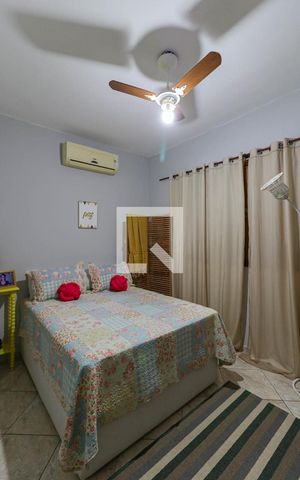 Casa de condomínio à venda com 450m², 5 quartos e 4 vagas Casa de condomínio à venda com 450m², 5 quartos e 4 vagasQuarto