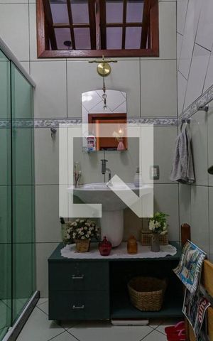 Casa de condomínio à venda com 450m², 5 quartos e 4 vagas Casa de condomínio à venda com 450m², 5 quartos e 4 vagasBanheiro Social