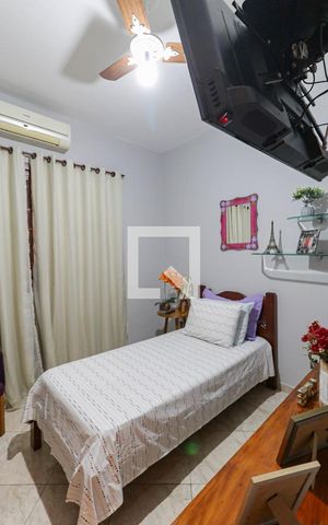 Casa de condomínio à venda com 450m², 5 quartos e 4 vagas Casa de condomínio à venda com 450m², 5 quartos e 4 vagasQuarto 2