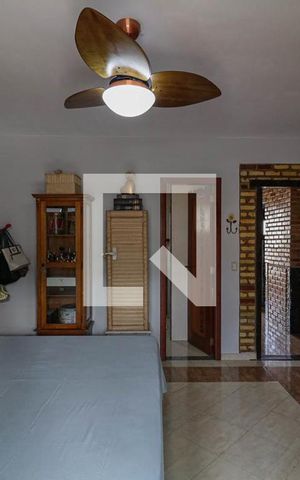 Casa de condomínio à venda com 450m², 5 quartos e 4 vagas Casa de condomínio à venda com 450m², 5 quartos e 4 vagasQuarto 4 - Suíte