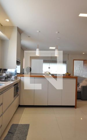 Casa à venda com 200m², 2 quartos e 2 vagasCozinha