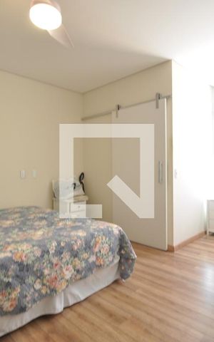 Casa à venda com 200m², 2 quartos e 2 vagasSuite 2