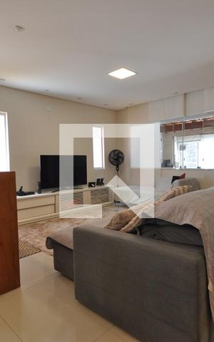 Casa à venda com 200m², 2 quartos e 2 vagasSala