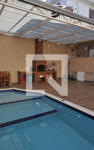 Casa à venda com 500m², 3 quartos e 4 vagasPiscina