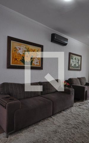 Casa à venda com 500m², 3 quartos e 4 vagasSala