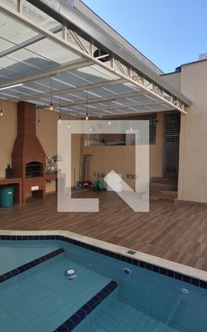 Casa à venda com 500m², 3 quartos e 4 vagasPiscina