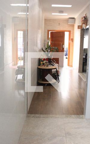 Casa de condomínio à venda com 150m², 3 quartos e 2 vagasCorredor lateral