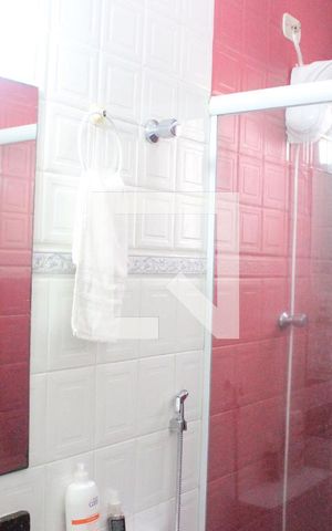 Casa de condomínio à venda com 150m², 3 quartos e 2 vagasBanheiro 2