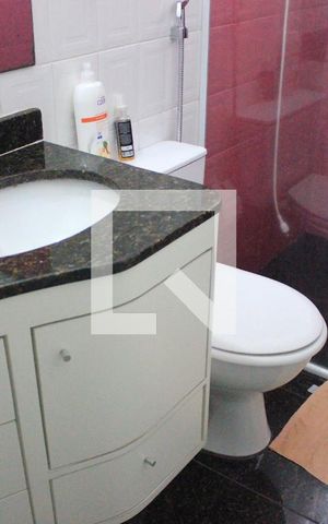 Casa de condomínio à venda com 150m², 3 quartos e 2 vagasBanheiro 2