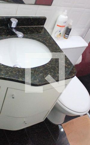 Casa de condomínio à venda com 150m², 3 quartos e 2 vagasBanheiro 2