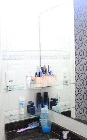 Casa de condomínio à venda com 150m², 3 quartos e 2 vagasBanheiro 2