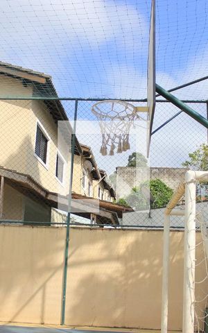 Casa de condomínio à venda com 150m², 3 quartos e 2 vagasÁrea comum - Quadra poliesportiva