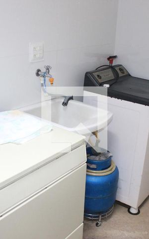 Casa de condomínio à venda com 150m², 3 quartos e 2 vagasLavanderia