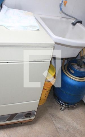 Casa de condomínio à venda com 150m², 3 quartos e 2 vagasLavanderia
