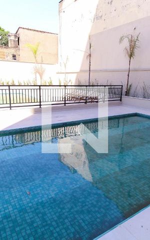 Apartamento à venda com 39m², 2 quartos e sem vagaÁrea comum - Piscina