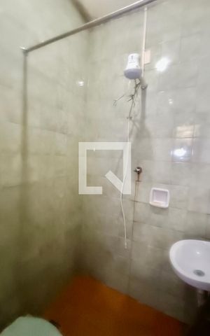 Casa à venda com 200m², 5 quartos e 3 vagas Casa à venda com 200m², 5 quartos e 3 vagasBanheiro serviço