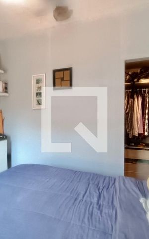 Casa à venda com 200m², 5 quartos e 3 vagas Casa à venda com 200m², 5 quartos e 3 vagasQuarto