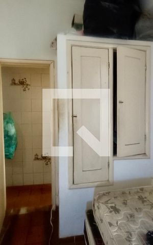 Casa à venda com 200m², 5 quartos e 3 vagas Casa à venda com 200m², 5 quartos e 3 vagasQuarto serviço