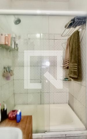 Casa à venda com 200m², 5 quartos e 3 vagas Casa à venda com 200m², 5 quartos e 3 vagasBanheiro social