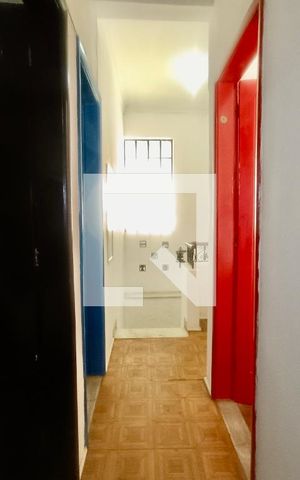Casa à venda com 200m², 5 quartos e 3 vagas Casa à venda com 200m², 5 quartos e 3 vagasCorredor
