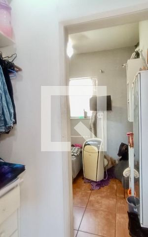 Casa à venda com 200m², 5 quartos e 3 vagas Casa à venda com 200m², 5 quartos e 3 vagasCloset