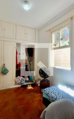 Casa à venda com 200m², 5 quartos e 3 vagas Casa à venda com 200m², 5 quartos e 3 vagasQuarto